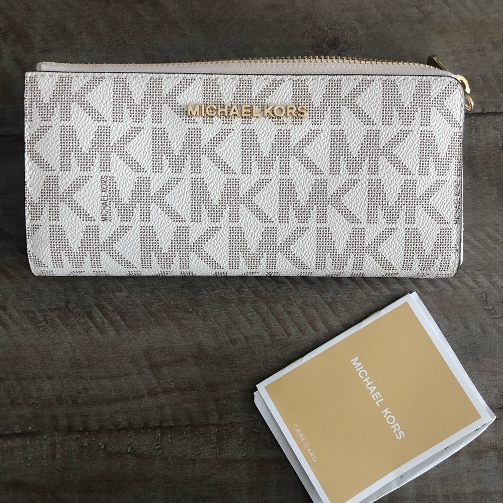 Micheal Kors Wallet